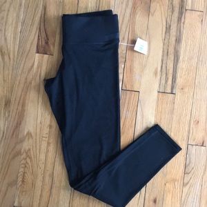 Black Leggings - New! 🖤